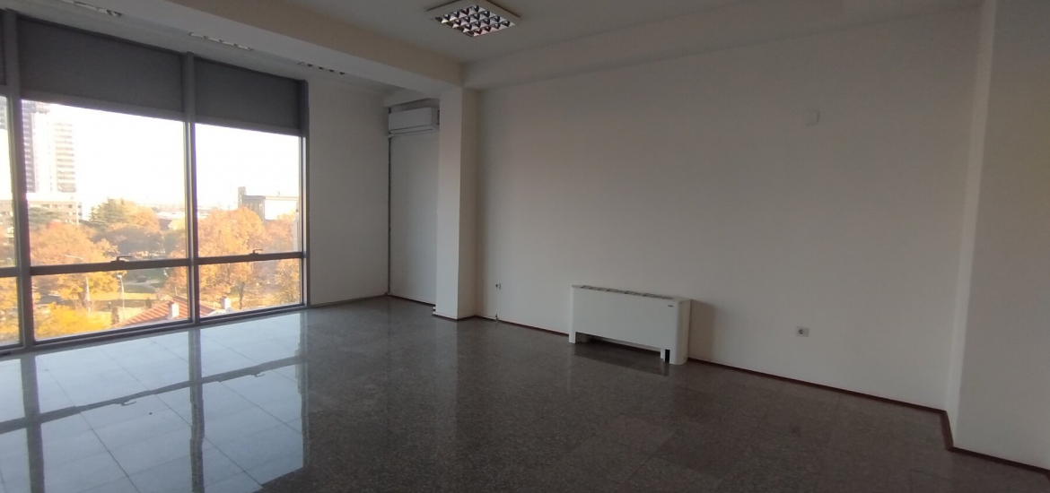 Деловен простор