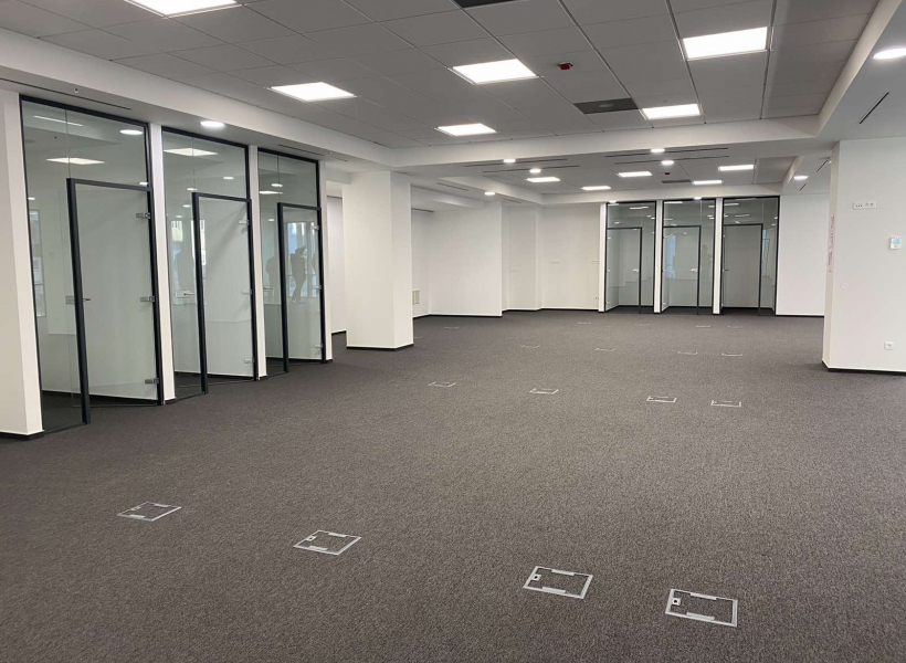 стаклени прегради