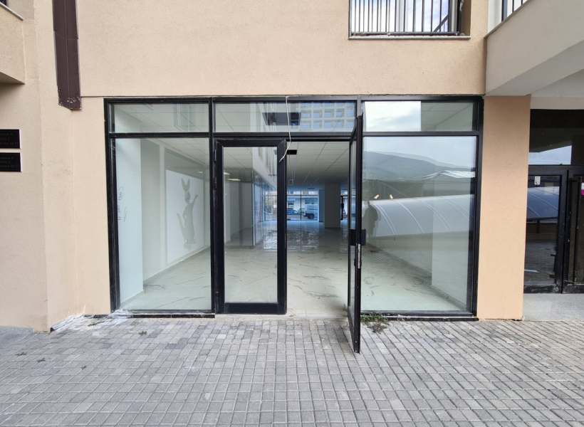 Се изнајмува деловен простор во Карпош