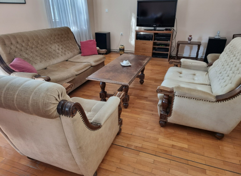 Изнајмување на куќа во Црниче