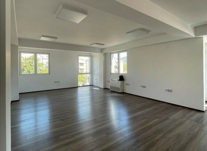 Изнајмување на канцелариски просотр 